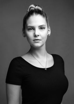 Maria / Portrait  Fotografie von Fotograf Max Sammet ★6 | STRKNG