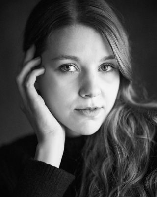 Pascale / Portrait  photography by Photographer Max Sammet ★4 | STRKNG