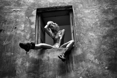 Backyard / Nude  Fotografie von Fotograf Axel Hansmann ★16 | STRKNG