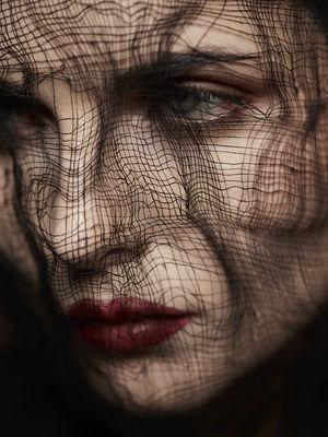 Photo: Anaïs Novembre. / Portrait  photography by Model VOLODINA ★9 | STRKNG