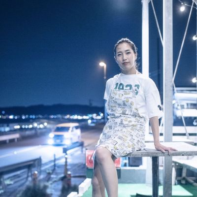 香奈 (Kana), 海宿食堂 グッドモーニング材木座。 / Portrait  photography by Photographer Itsumo Hima ★1 | STRKNG