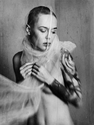 White vail / Portrait  photography by Model Irina ludosanu ★19 | STRKNG