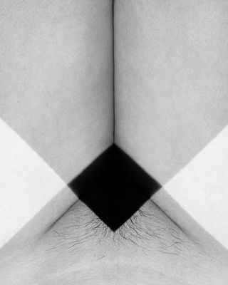 Sacred Geometry / Nude  Fotografie von Fotograf Nicholas Freeman ★13 | STRKNG