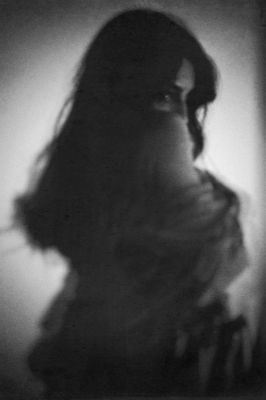 some sweet arpeggio of tears / Schwarz-weiss  Fotografie von Fotografin Milica Marković ★26 | STRKNG