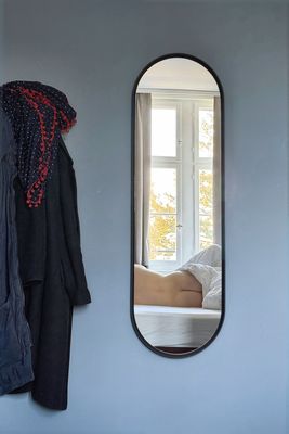 Coat rack with mirror in hotel room / Nude  Fotografie von Fotograf Bedaman ★9 | STRKNG