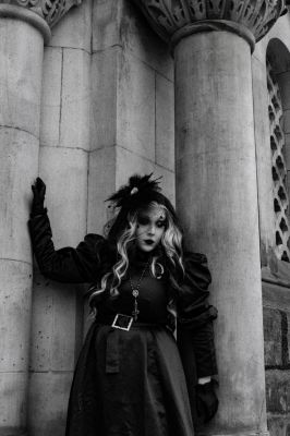 the widow / Schwarz-weiss  Fotografie von Fotograf gxlgentxnz ★8 | STRKNG