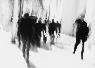 Shimmering by, waving bright with sun / Street  Fotografie von Fotograf Alistair Keddie ★2 | STRKNG