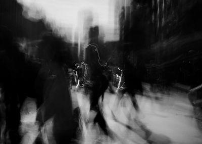 Lugubrious city, walking dissolves into shade / Street  Fotografie von Fotograf Alistair Keddie ★2 | STRKNG