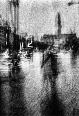 Stormy Windy Rainy / Street  Fotografie von Fotograf Paulo Jose Abrantes ★2 | STRKNG