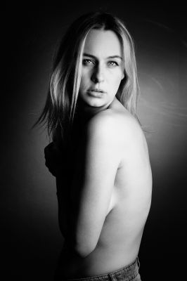 Nude  Fotografie von Fotograf Elmar Kraus | STRKNG