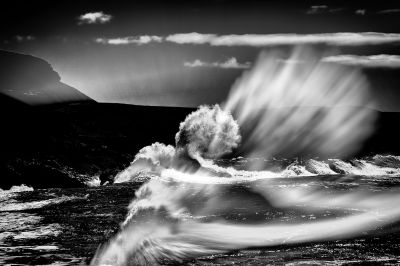 Water Globe / Abstrakt  Fotografie von Fotograf Rolf Florschuetz ★2 | STRKNG