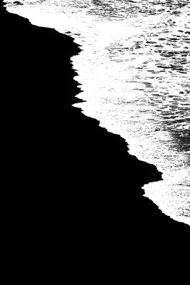 Beach black white / Abstrakt  Fotografie von Fotograf Rolf Florschuetz ★2 | STRKNG