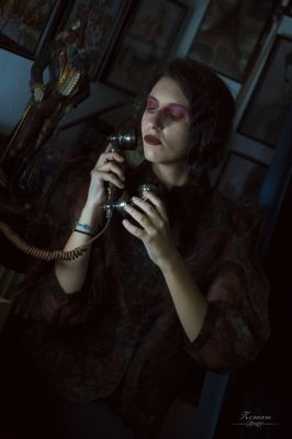 Fotini Derzekou / Portrait  photography by Photographer Zouan Kourtis | STRKNG