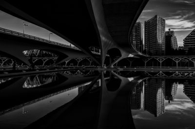 Dark City / Black and White  photography by Photographer Brigitte Wildling ★1 | STRKNG