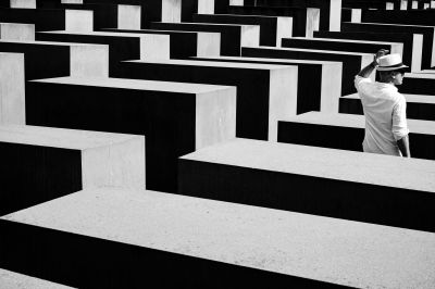 Staggered / Street  Fotografie von Fotograf Rouven Kurz ★2 | STRKNG