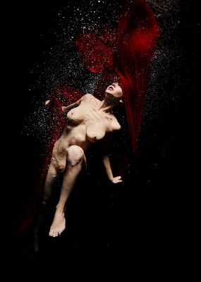 Aqua Ingravitas 9 / Nude  photography by Photographer Jose G Cano ★10 | STRKNG