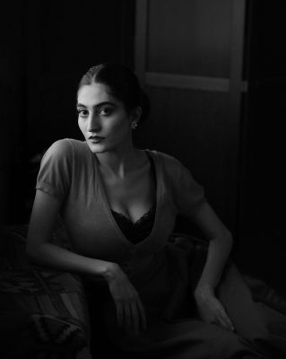 ..Elnaz / Portrait  photography by Photographer Hamidreza Sheikhmorteza ★14 | STRKNG