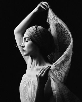 Embrace of Light / Fine Art  Fotografie von Fotograf Hamidreza Sheikhmorteza ★16 | STRKNG