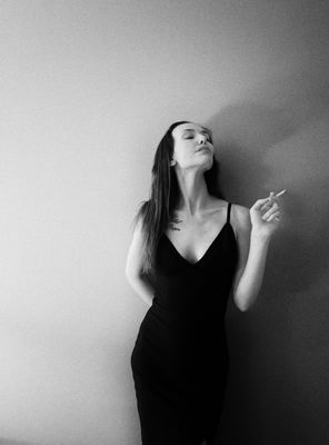 Smoking Lady / Conceptual  photography by Photographer Matthias Petz (mp_kunst) | STRKNG