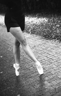 Ballett Eleganz / Konzeptionell  Fotografie von Fotograf Matthias Petz (mp_kunst) | STRKNG