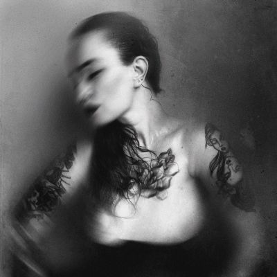 from seriess 'the soul in monochrome' / Portrait  Fotografie von Fotografin MWeiss ★2 | STRKNG