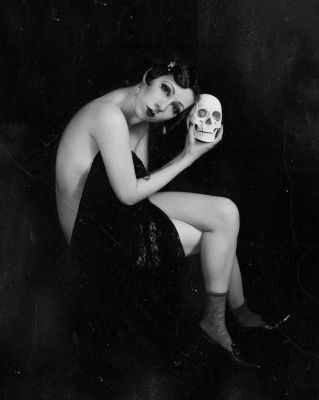 To be naked or nor not to be naked, that is the question. / Fine Art  photography by Model Frida Nacktigall ★5 | STRKNG