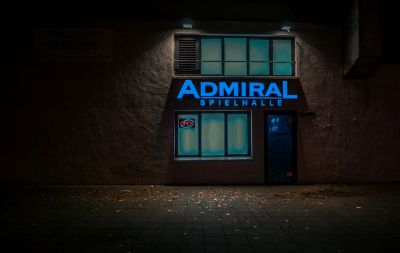 Berlin, Kreuzberg (nightshift) / Street  Fotografie von Fotograf Mirko Karsch ★2 | STRKNG