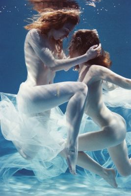 Belarusian Mermaids / Nude  Fotografie von Fotograf Pavel Dzemidovich ★6 | STRKNG