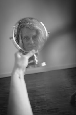 "Es ist nie zu spät, der zu werden, der du hättest sein können." — Alice hinter den Spiegeln "Es ist nie zu spät, der zu werden, der du hättest sein können." — Alice hinter den Spiegeln / Fine Art photography by Photographer Thomas Gerwers ★20 | STRKNG