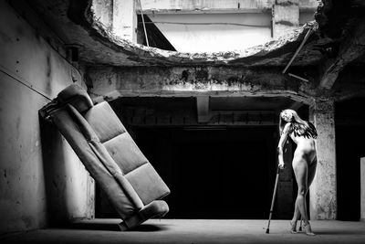 She leaned into nothing, and it held her gently. She leaned into nothing, and it held her gently. / Nude Fotografie von Fotograf Thomas Gerwers ★20 | STRKNG