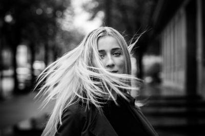 Melissa / Portrait  photography by Photographer Lars Grimmer | STRKNG