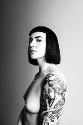 Nina / Portrait  photography by Photographer Emiliano Picciolo ★2 | STRKNG