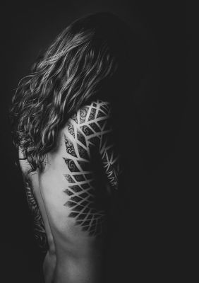 Tattoo / Abstrakt  Fotografie von Fotograf Thomas Rossi ★5 | STRKNG