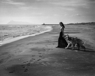 La dama del Circeo / Schwarz-weiss  Fotografie von Fotograf Marco Bressi ★3 | STRKNG