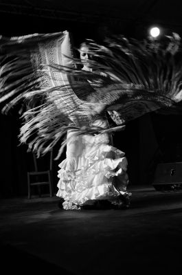 Angela Gabaldon / Black and White  photography by Photographer surman christophe ★2 | STRKNG