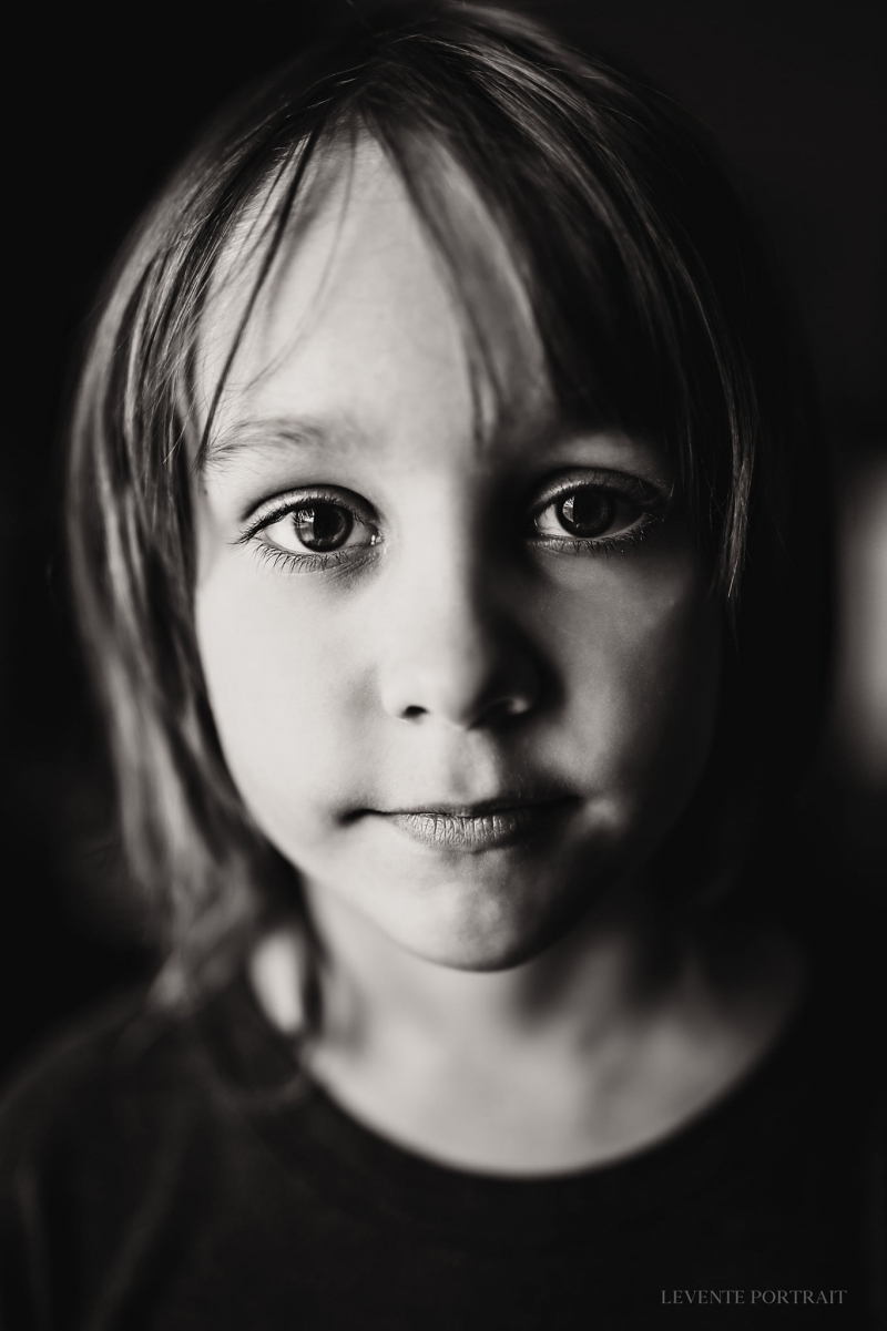 Fotograf Levente Kovacs, Berlin, Portrait - STRKNG