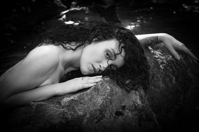 Portrait de la rivière, 2024 / Nude  Fotografie von Fotograf Philippe Hirou ★4 | STRKNG