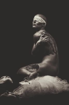 Without mask / Conceptual  photography by Photographer Romina Gimondo | STRKNG