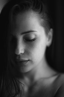 light and dark / Portrait  Fotografie von Fotograf the model photograph ★6 | STRKNG