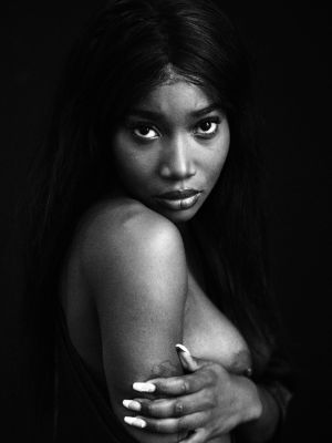 black eyes / Portrait  photography by Photographer the model photograph ★6 | STRKNG
