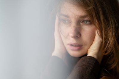 Olga - Thinking Ukraine II / Portrait  Fotografie von Fotograf the model photograph ★7 | STRKNG