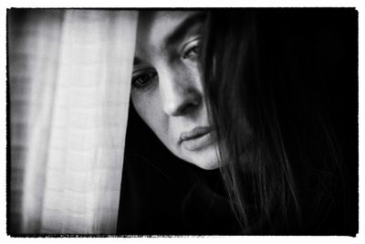 Olga - Thinking Ukraine III / Portrait  Fotografie von Fotograf the model photograph ★7 | STRKNG