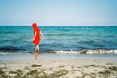 Red cape / Reise  Fotografie von Fotograf auqanaj ★1 | STRKNG