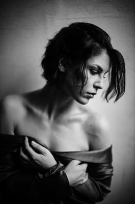 Marie / Portrait  photography by Photographer Jürgen Neitsch ★9 | STRKNG