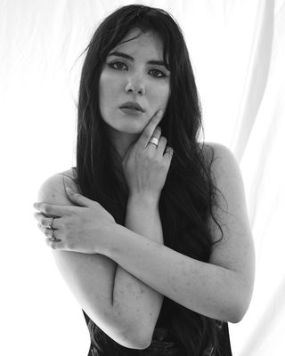Tatjana backlit portrait / 2024-09-16 Tatjana backlit portrait / Portrait photography by Photographer John Harrop ★1 | STRKNG
