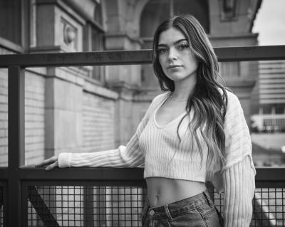 Emma / Portrait  photography by Photographer John Harrop ★1 | STRKNG