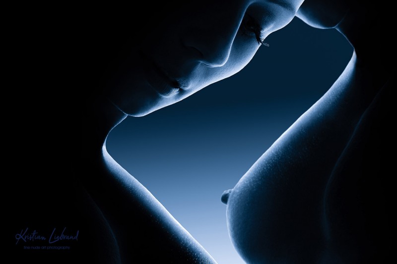 the blue nude - &copy; Kristian Liebrand - Profi-Aktfotograf | Nude