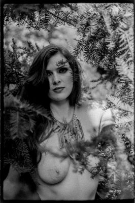 Heidi / Nude  photography by Photographer Hutch Crane ★1 | STRKNG