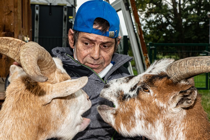 Mensch und Tier - &copy; Holger Förster | Menschen