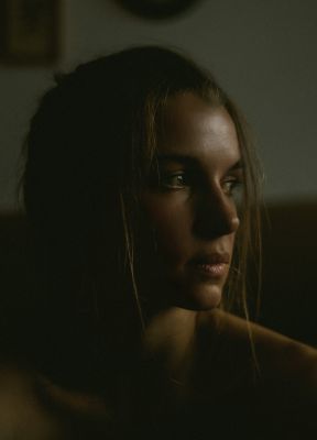 silence / Portrait  photography by Photographer Schieper | STRKNG